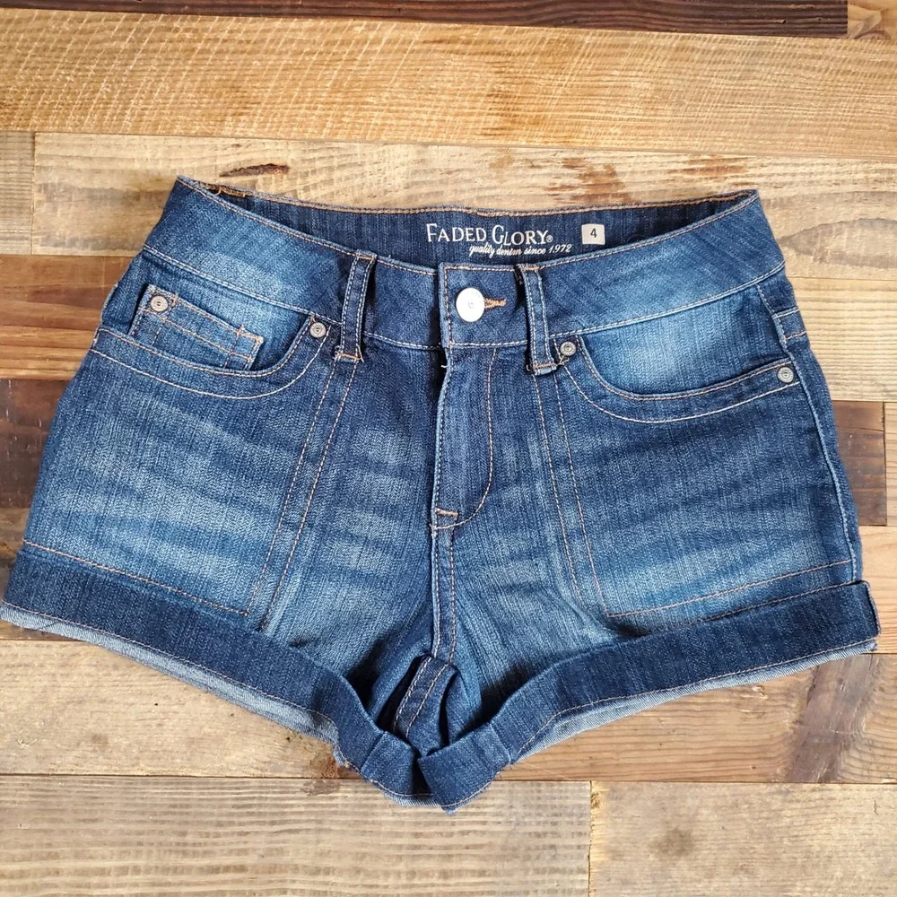 Faded Glory Womens Denim Jean Shorts Blue Medium Wash Cuffed Size 4